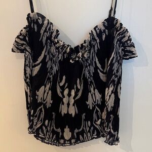 NEW H&M Black and White Patterned Off-Shoulder Blouse